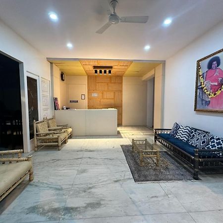Hotel Sri Sathya Sai Bangalore Eksteriør billede