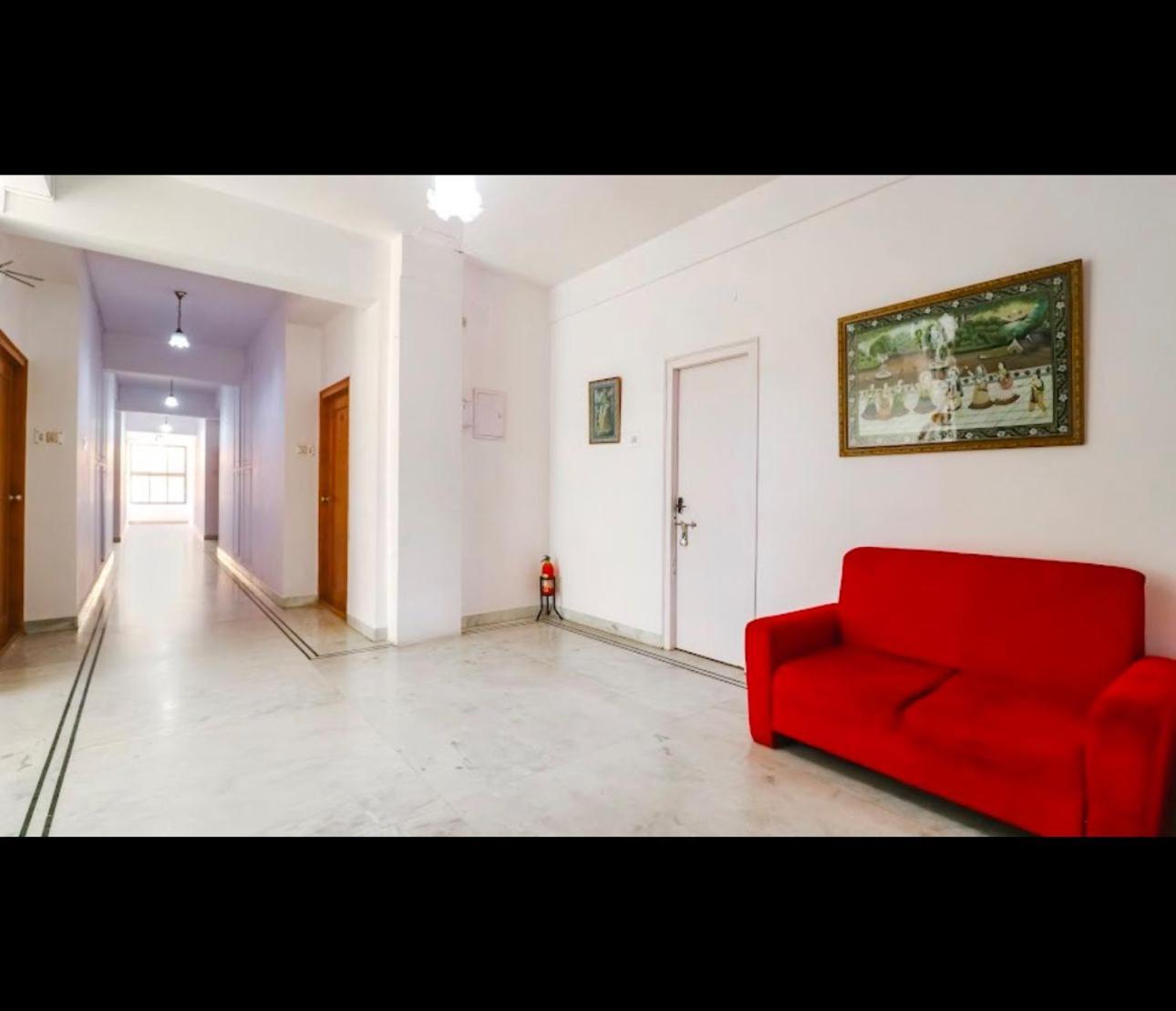 Hotel Sri Sathya Sai Bangalore Eksteriør billede